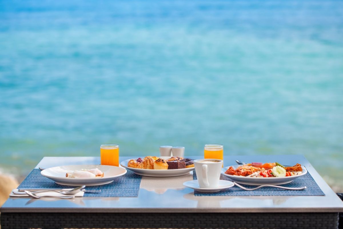 beachfront dining